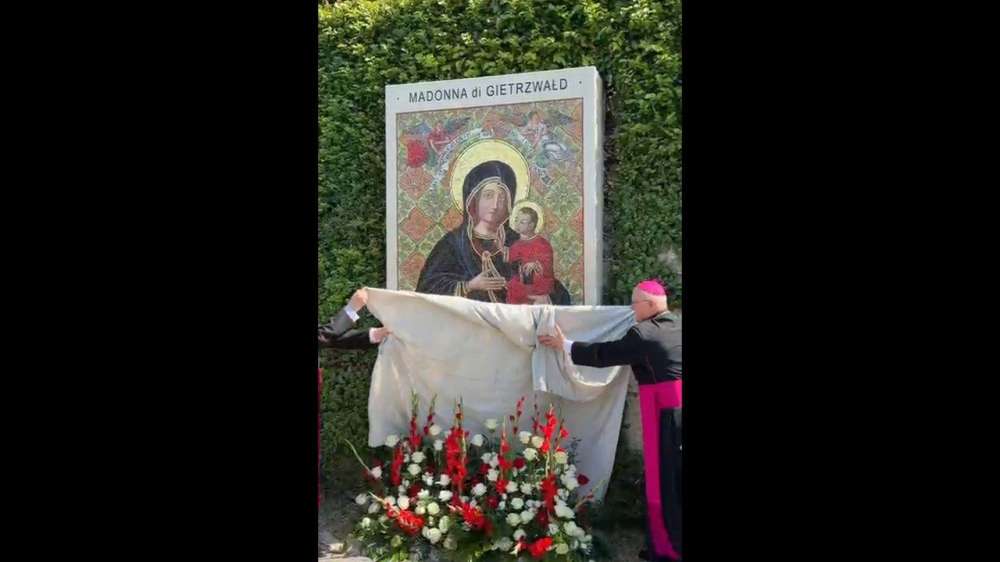 W Watykanie odsłonięto mozaikę Matki Bożej Gietrzwałdzkiej